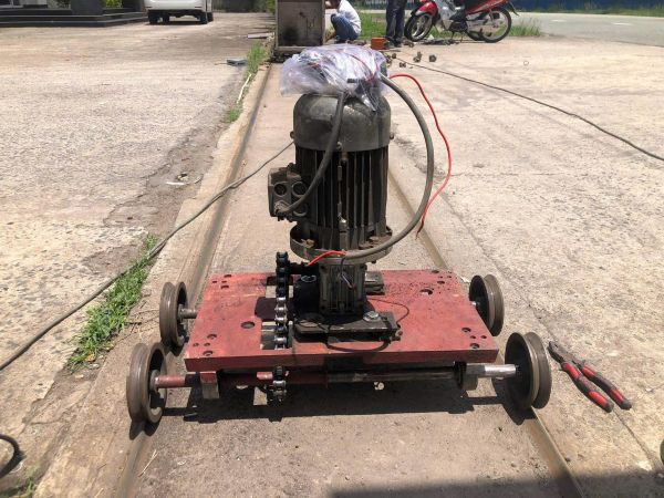 Sua-chua-thay-moi-motor-cong-xep-tai-kcn-Dong-Van-III
